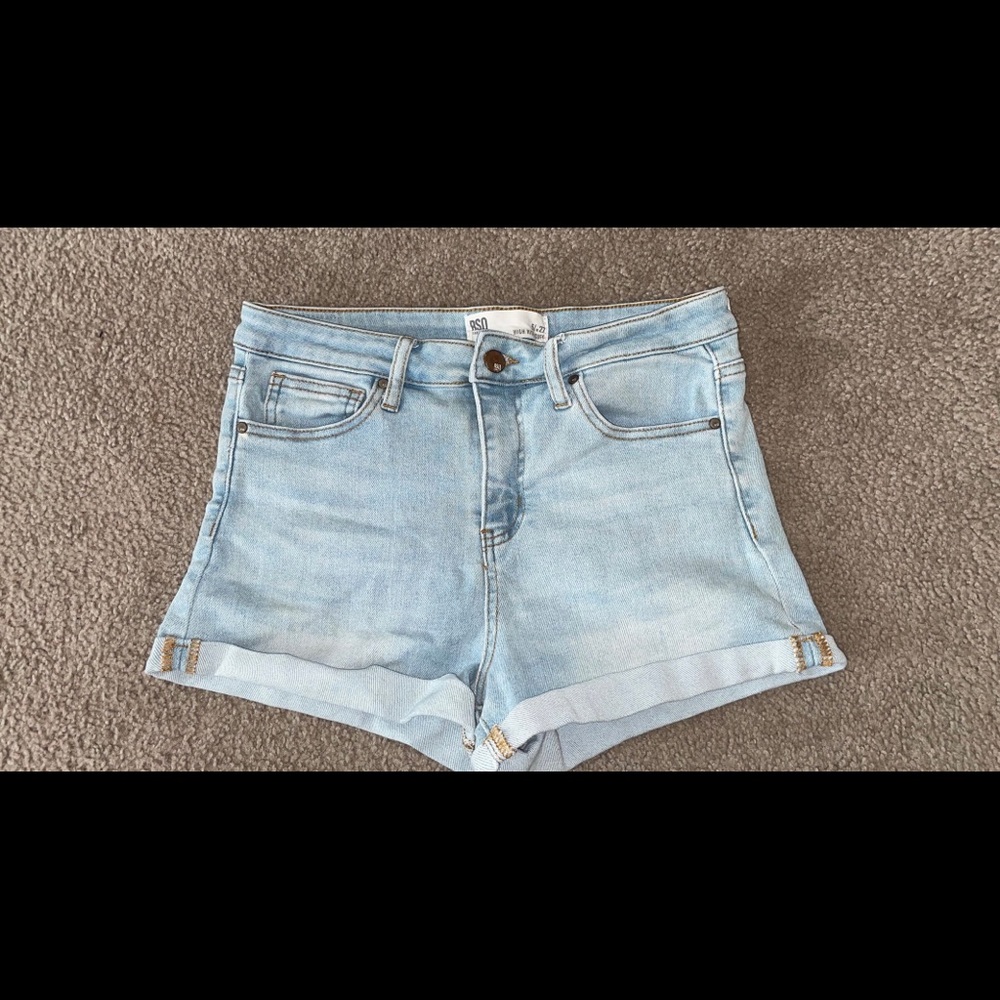 High rise cuff Jean shorts.